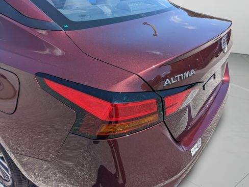 Used 2025 Nissan Altima 2.5 SV FWD image 39