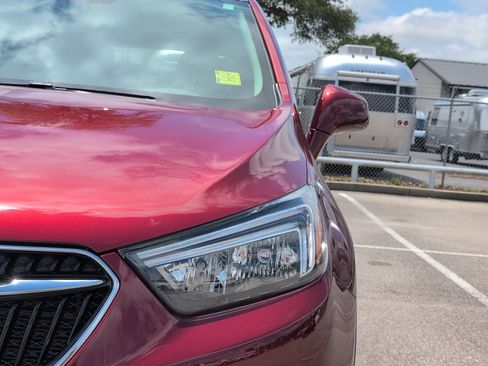Used 2022 Buick Encore Preferred w/ Safety Package FWD image 12