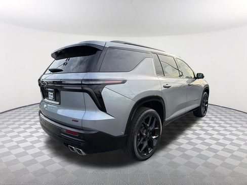 Used 2025 Chevrolet Traverse RS FWD image 5