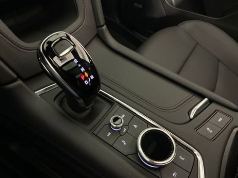 Certified 2025 Cadillac XT5 Premium Luxury w/ Technology Package AWD/4WD image 18