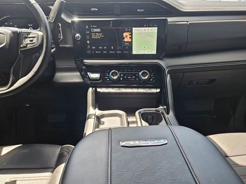 Used 2025 GMC Sierra 2500 AT4X AWD/4WD image 10