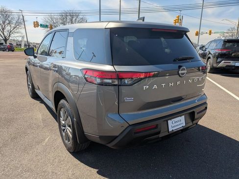 Used 2024 Nissan Pathfinder S AWD/4WD image 6