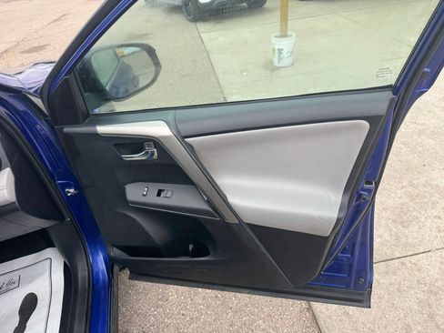 Used 2015 Toyota RAV4 Limited image 15