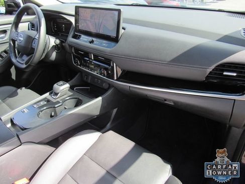 Certified 2025 Nissan Rogue SL w/ SL Premium Package FWD image 14