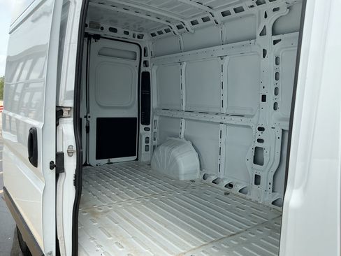 Used 2026 RAM ProMaster 2500 FWD image 27