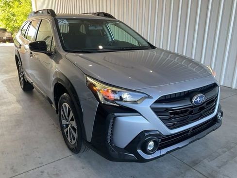 Used 2024 Subaru Outback Premium AWD/4WD image 29
