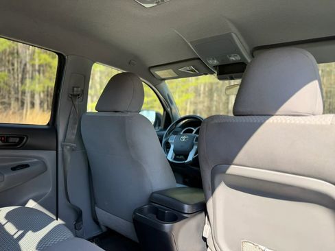 Used 2012 Toyota Tacoma PreRunner w/ Convenience Pkg RWD image 19