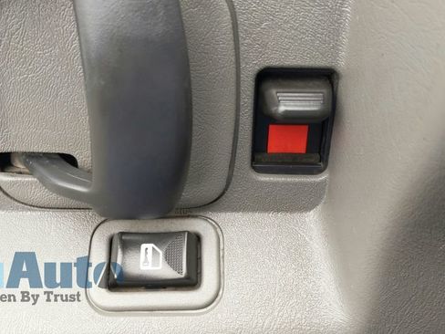 Used 2019 Chevrolet Express 3500 Extended w/ Driver Convenience Package RWD image 20