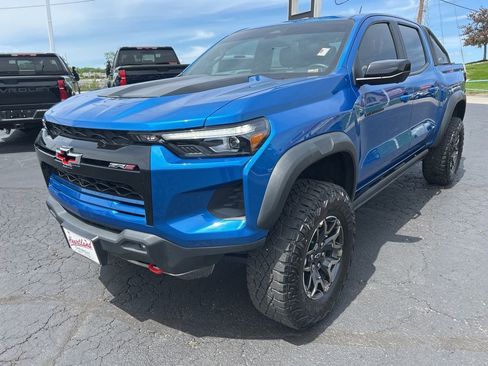 Used 2024 Chevrolet Colorado ZR2 w/ ZR2 Convenience Package III AWD/4WD image 9