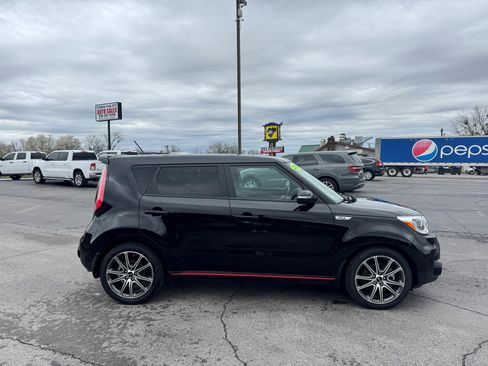 Used 2017 Kia Soul ! w/ Tech Package image 7
