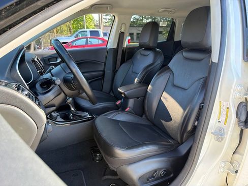 Used 2021 Jeep Compass Limited w/ Elite Exterior Group AWD/4WD image 18
