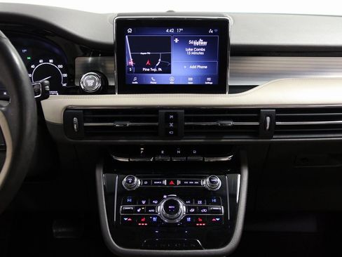 Used 2020 Lincoln Corsair AWD w/ Premium Package image 13