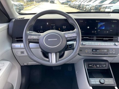 Used 2024 Hyundai Kona SEL w/ Convenience Package image 5
