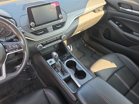 Used 2024 Nissan Altima 2.5 SR FWD image 10