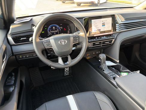 New 2026 Toyota Camry SE FWD image 18