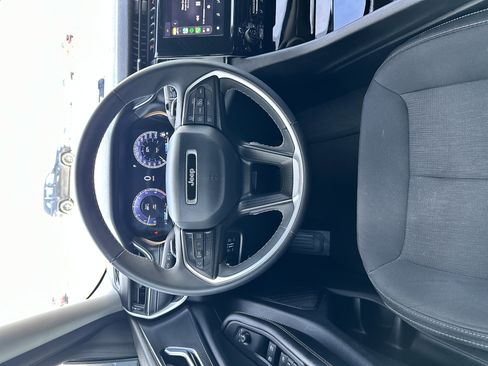 Used 2023 Jeep Grand Cherokee L Laredo image 37