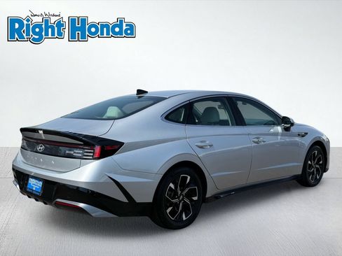 Used 2025 Hyundai Sonata SEL FWD image 8