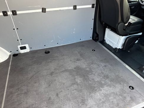 Used 2024 Mercedes-Benz Sprinter 2500 image 13