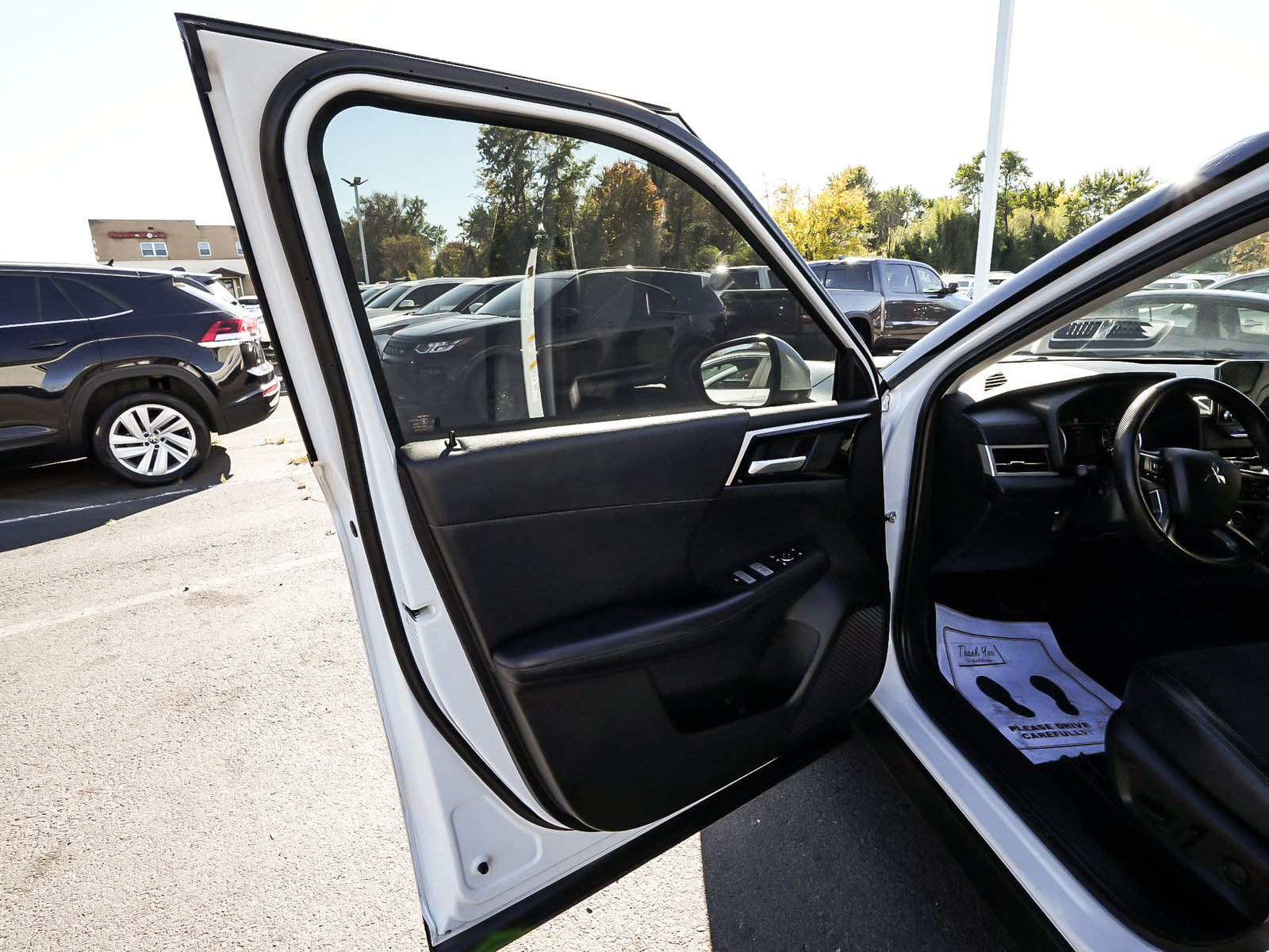 Used 2024 Mitsubishi Outlander SE AWD/4WD image 8