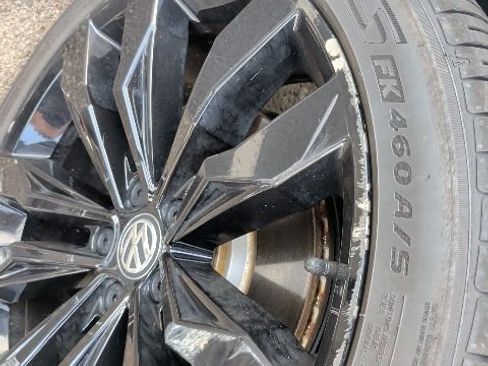 Used 2021 Volkswagen Tiguan SE R-Line AWD/4WD image 4