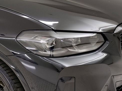 Used 2023 BMW X4 xDrive30i w/ M Sport Package image 3