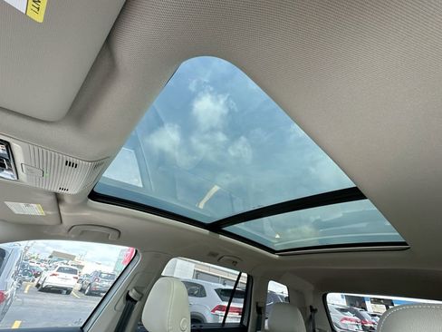 New 2025 Volkswagen Atlas SE image 75