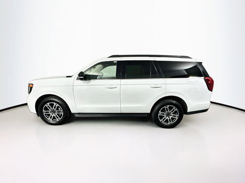 Used 2025 Ford Expedition Active AWD/4WD image 4