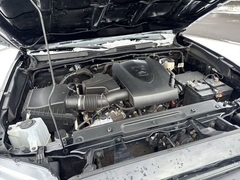 Used 2022 Toyota Tacoma SR image 7