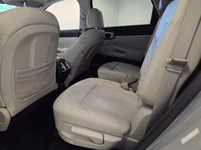 Used 2023 Kia Sorento SX AWD/4WD image 12