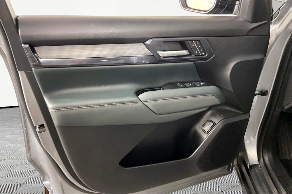 Used 2026 GMC Terrain AT4 w/ Convenience Package III AWD/4WD image 18