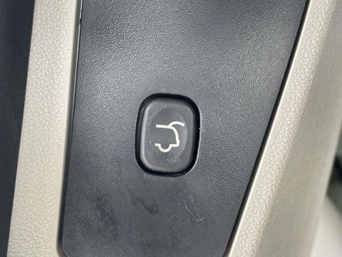 Used 2019 Dodge Grand Caravan SXT FWD image 9