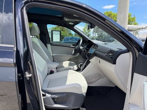 Used 2023 Volkswagen Tiguan SE R-Line FWD image 16