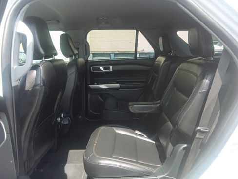 Used 2021 Ford Explorer XLT w/ Equipment Group 202A RWD image 32