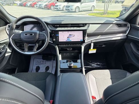 New 2026 Jeep Grand Cherokee Altitude image 23