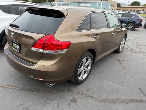 Used 2009 Toyota Venza FWD image 3