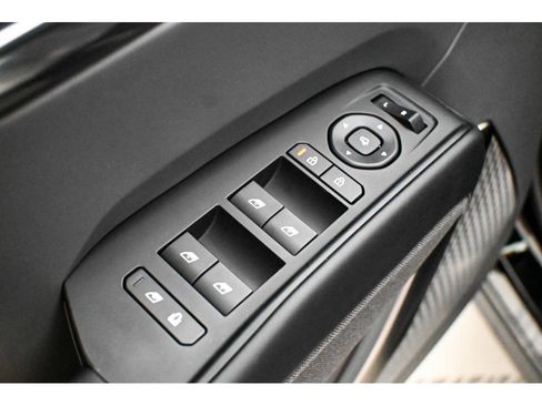 New 2026 Kia EV9 Land image 17