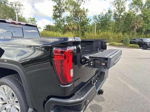 Used 2020 GMC Sierra 1500 Denali w/ Denali Ultimate Package AWD/4WD image 5
