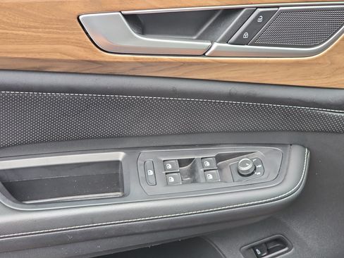 Certified 2024 Volkswagen Atlas SE FWD image 30