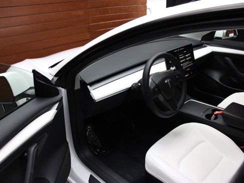 Used 2023 Tesla Model 3 Standard Range RWD image 24