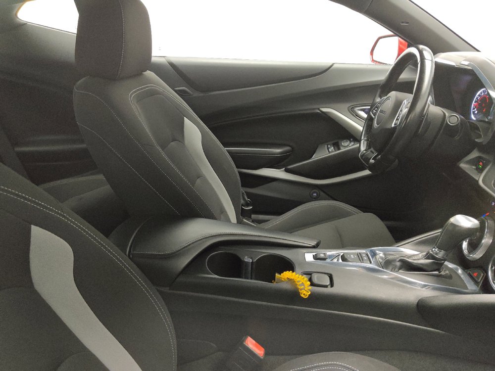 Used 2018 Chevrolet Camaro LT RWD image 21
