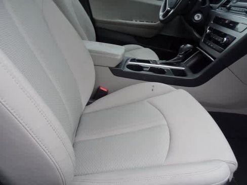 Used 2015 Hyundai Sonata SE image 16