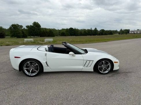 Used 2013 Chevrolet Corvette Grand Sport w/ 4LT Preferred Equipment Group RWD image 12
