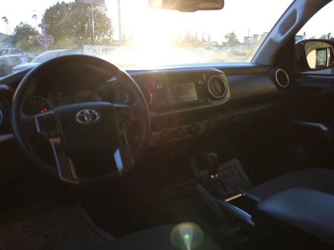 Used 2019 Toyota Tacoma SR5 image 28