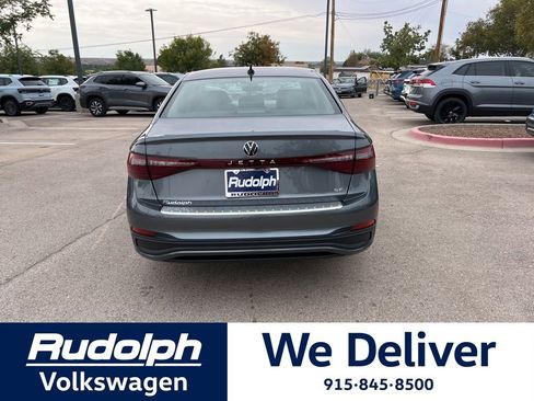 New 2025 Volkswagen Jetta SE image 4