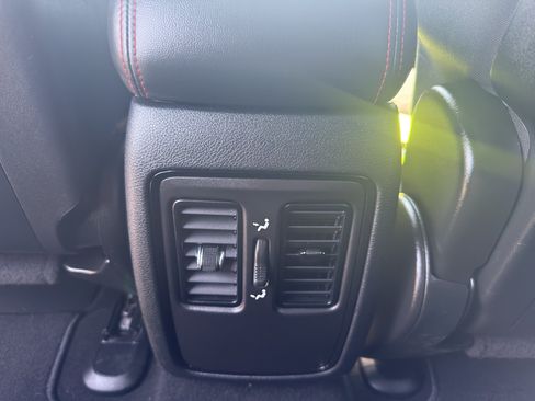 Used 2025 Dodge Durango GT AWD/4WD image 32