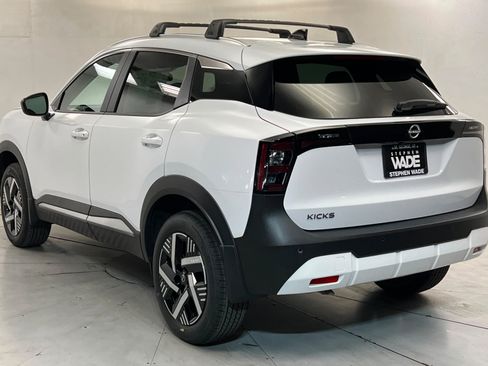 New 2026 Nissan Kicks SV w/ Cold Weather Package FWD image 3