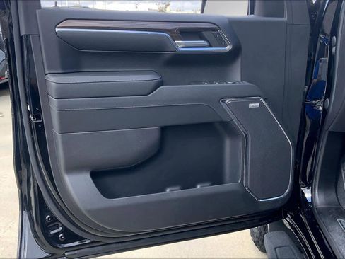 Used 2023 Chevrolet Silverado 1500 LT Trail Boss w/ LT Trail Boss Premium Package image 25