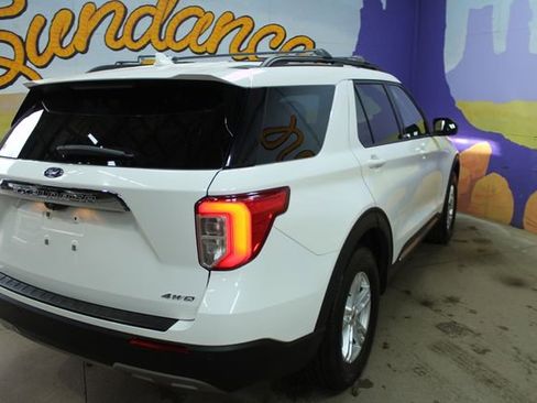 Used 2022 Ford Explorer XLT w/ Equipment Group 202A image 8