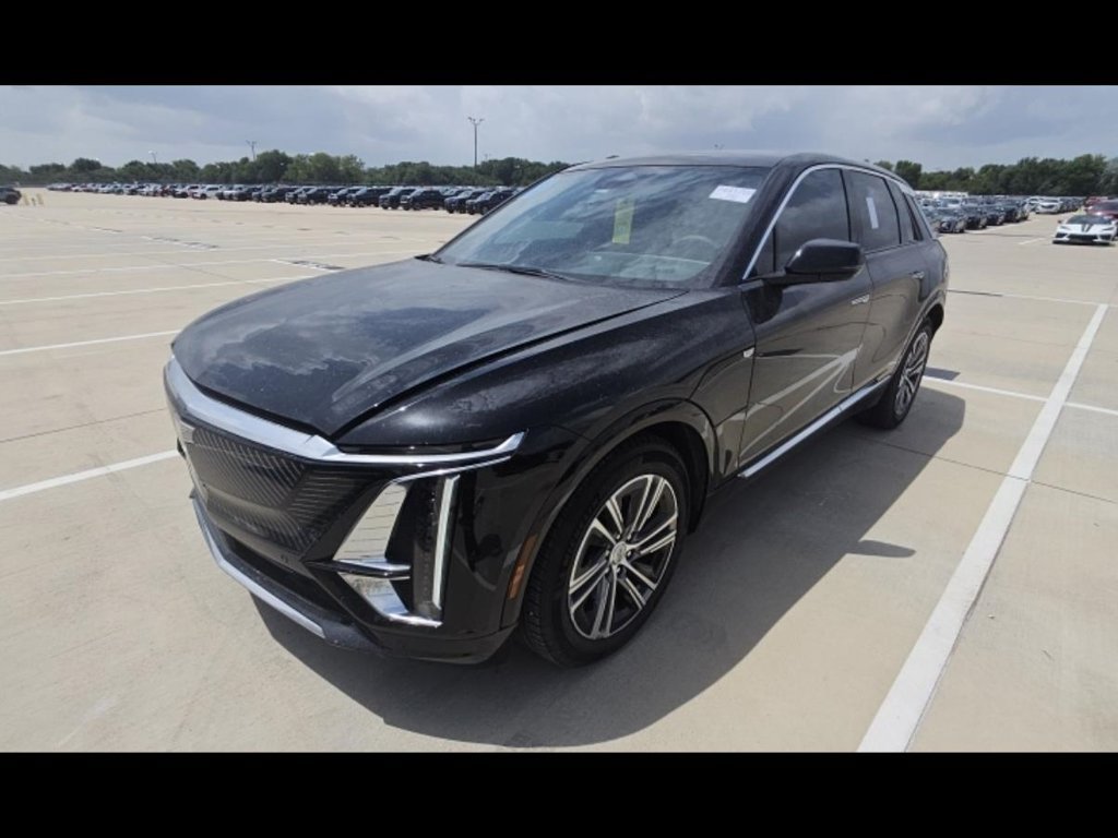 Used 2023 Cadillac Lyriq 2WD image 3