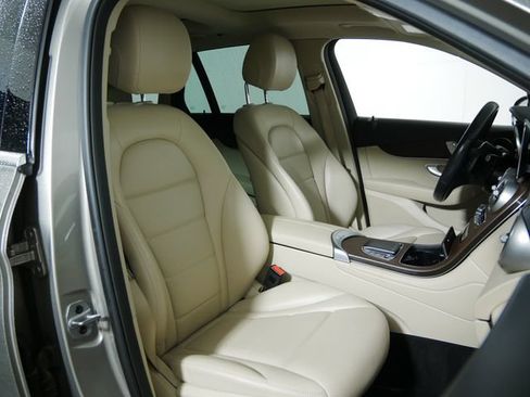 Used 2022 Mercedes-Benz GLC 300 4MATIC image 14